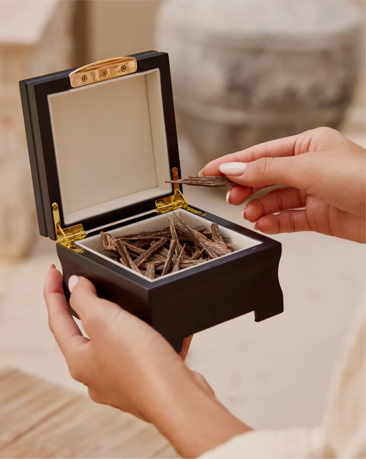 Oud Hindi Khas